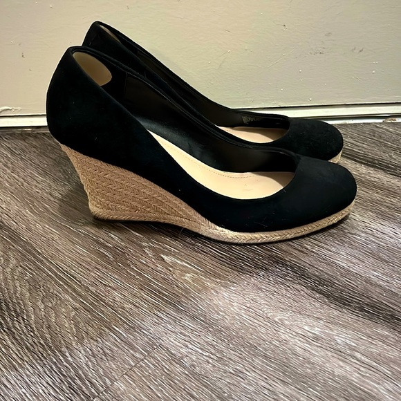 Charles by Charles David Black Suede Wedges - Picture 1 of 4
